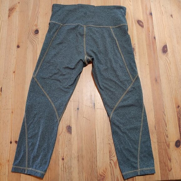 Athleta Salutation Capri Leggings - Picture 5 of 12